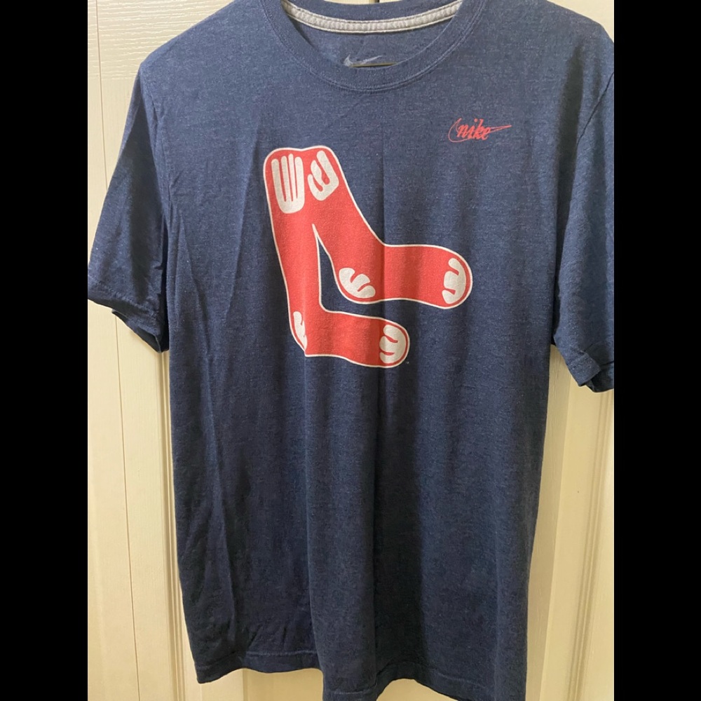 Men’s Nike shirt   Size L